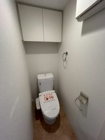 セレニテ難波グランデシュッドのトイレ