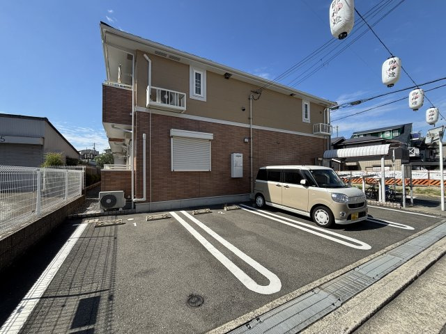 サニーハウス・誠の駐車場