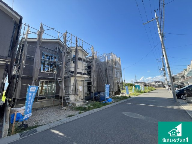 京都市伏見区久我御旅町　第31期　新築一戸建ての前面道路含む現地写真|周辺は落ち着いた街並みの住宅地！子育てがしやすい住環境です！まだ未完成ですが、現地でしかわからない事もございます。是非一度ご覧ください。
