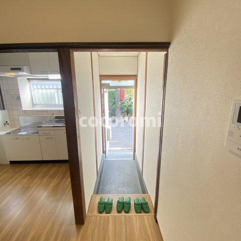 萱島東1丁目貸家の玄関