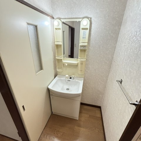 寝屋川市末広町貸家のトイレ