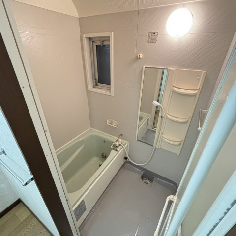 寝屋川市末広町貸家の浴室