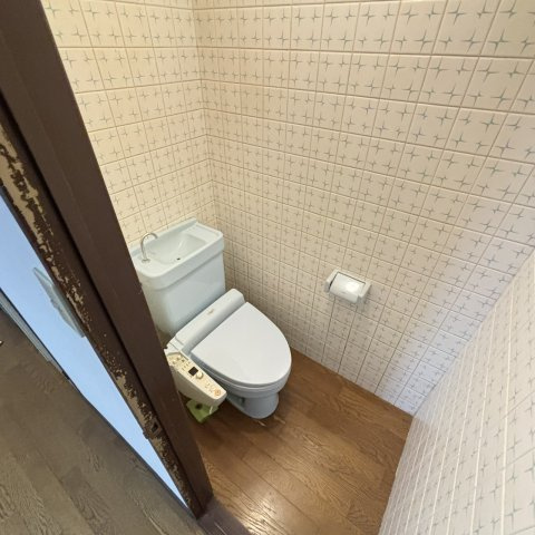 寝屋川市末広町貸家のトイレ