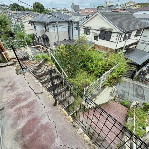 寝屋川市末広町貸家の庭