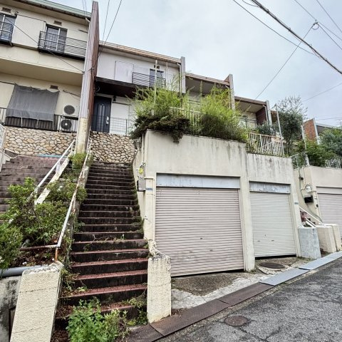 寝屋川市末広町貸家の外観