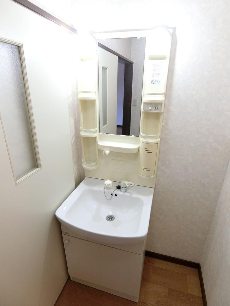 寝屋川市末広町貸家の洗面所