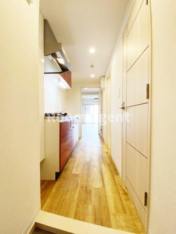 Casa Avenue Ikeshitaの玄関