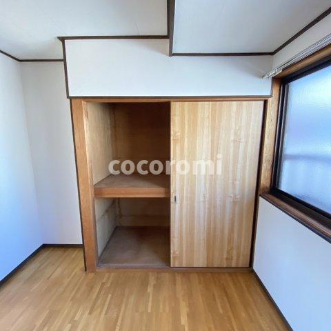枚方市桜丘町戸建の収納