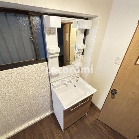 長尾家具町戸建の洗面所