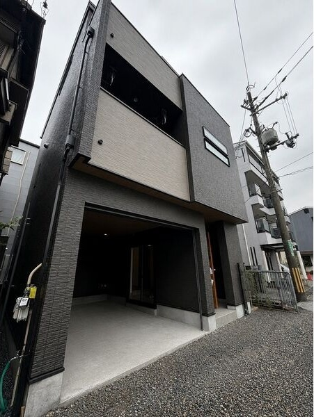 高槻市松原戸建てのエントランス