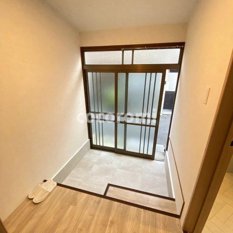 藤田町リノベ貸家の玄関