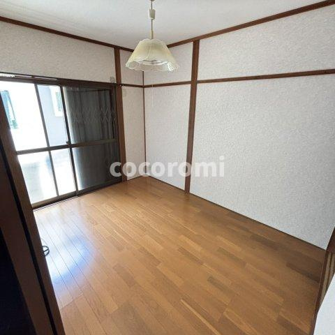 朝日町貸家の居間・リビング