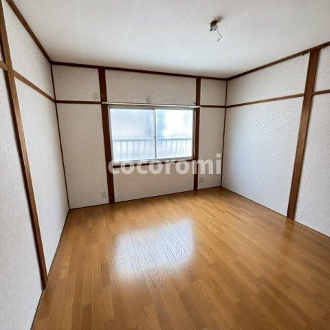 朝日町貸家の寝室