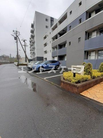 グランドレール高崎の駐車場|高崎、前橋のお部屋探しはエンドスケープまで！お客様の理想お聞かせ下さい♪