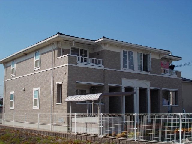 加古川市平岡町中野のアパート