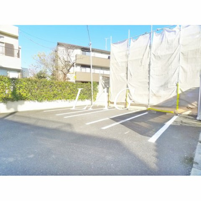 【駐車場】 | La Florence (ラフローレンス) | 駐車場です。
