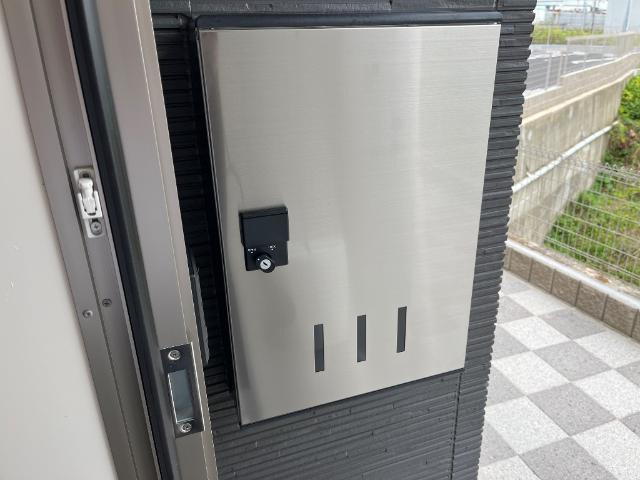 加古川市平岡町土山のアパートのその他|宅配ボックス