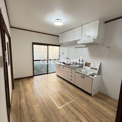 枚方市藤阪元町貸家の居間・リビング