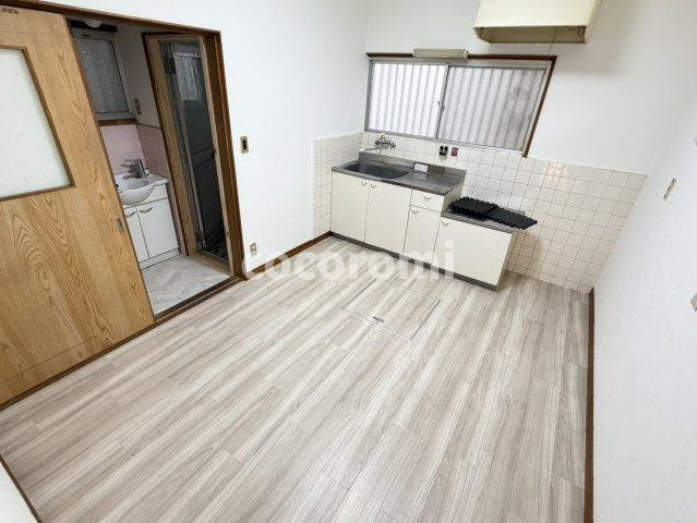 長尾元町７丁目貸家の居間・リビング