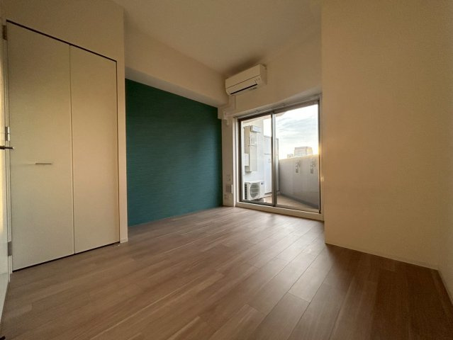 セレニテ福島アリアの洋室