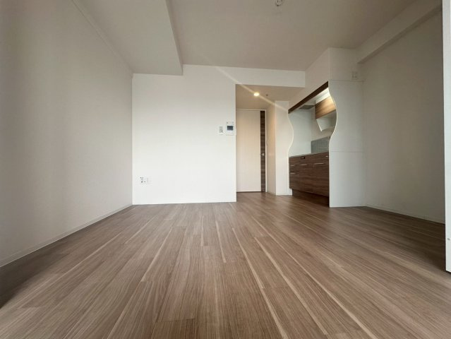 セレニテ福島アリアの洋室