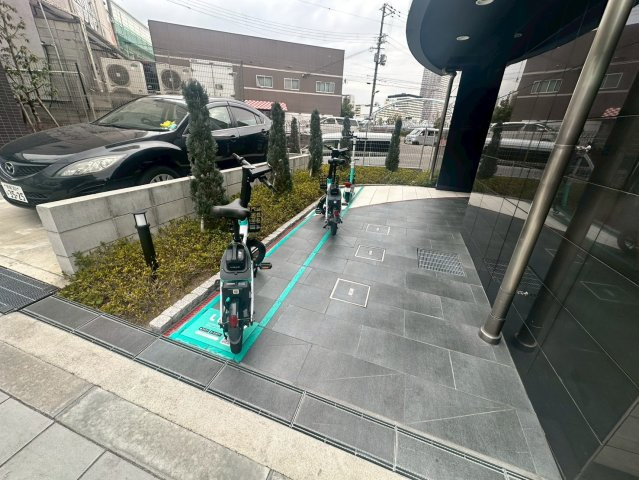 セレニテ福島アリアのエントランス