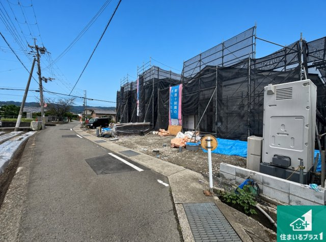 紀の川市名手西野　第1期　新築一戸建ての前面道路含む現地写真|周辺は落ち着いた街並みの住宅地！子育てがしやすい住環境です！まだ未完成ですが、現地でしかわからない事もございます。是非一度ご覧ください。