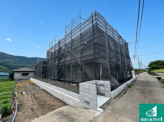 紀の川市名手西野　第1期　新築一戸建ての外観|周辺は落ち着いた街並みの住宅地！子育てがしやすい住環境です！まだ未完成ですが、現地でしかわからない事もございます。是非一度ご覧ください。