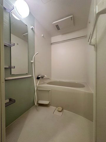セレニテ福島カルムの浴室