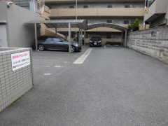 カーサリーヴァの駐車場