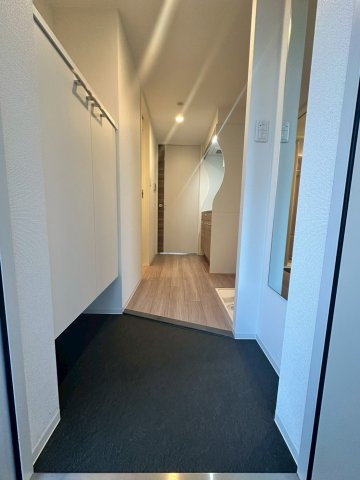 セレニテ福島プリエの玄関