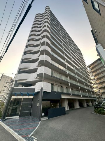 セレニテ福島プリエの外観
