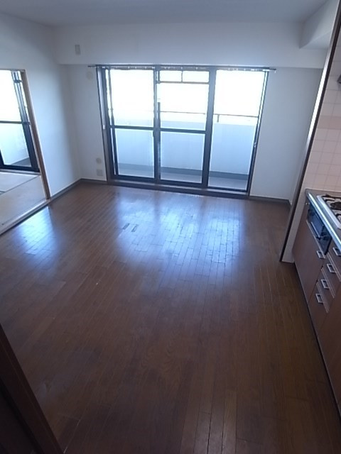 尼崎市大庄北２丁目の賃貸マンションの居間・リビング