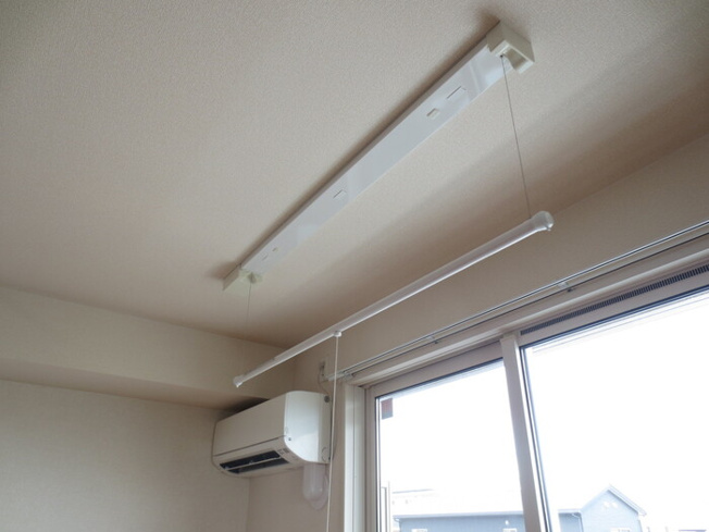 【設備】 | Sビレッジ | 205 室内物干し エアコン