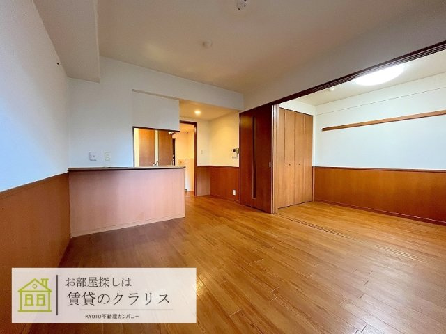 ハピネスクエア桂の居間・リビング