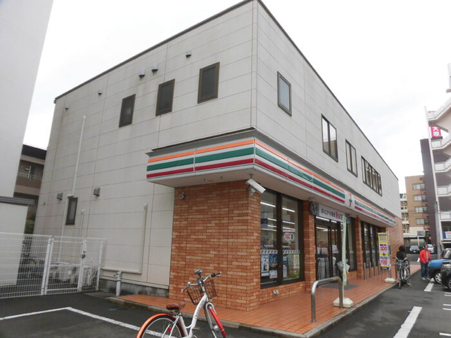 【外観】 | パークウエスト上別府 A棟 | セブンイレブン宮崎広島２丁目店 418ｍ