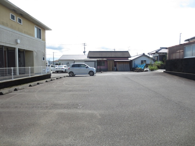 【駐車場】 | トロンルミネ | 駐車場