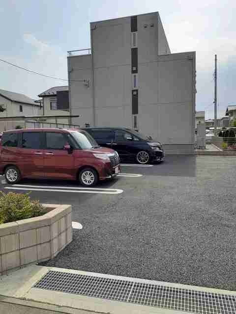 トゥール　ドールの駐車場