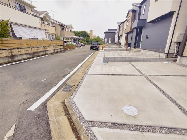 【前面道路含む現地写真】の画像