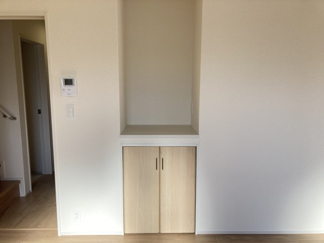 ブルーミングガーデン前橋市女屋町　５号棟の収納|【イメージ画像】リビング一角にカウンター付き収納をご用意！