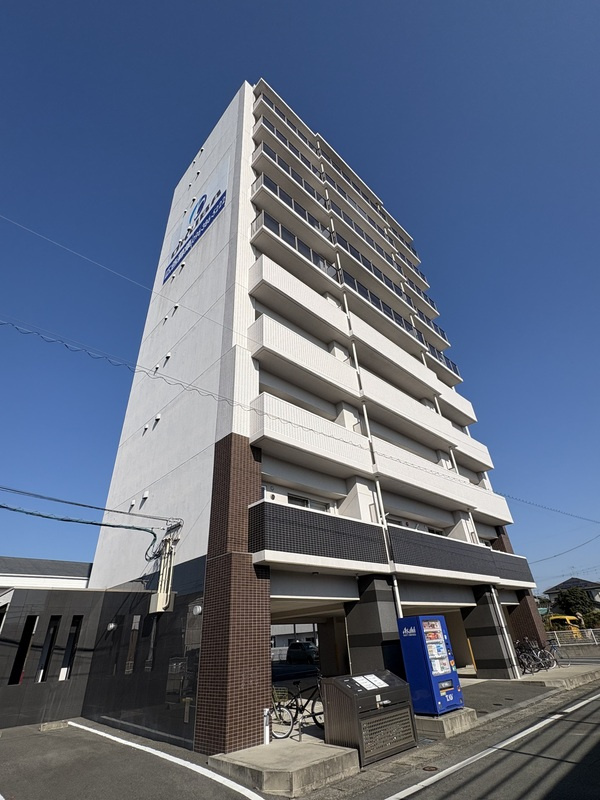 熊本市西区蓮台寺２丁目の賃貸マンションのエントランス