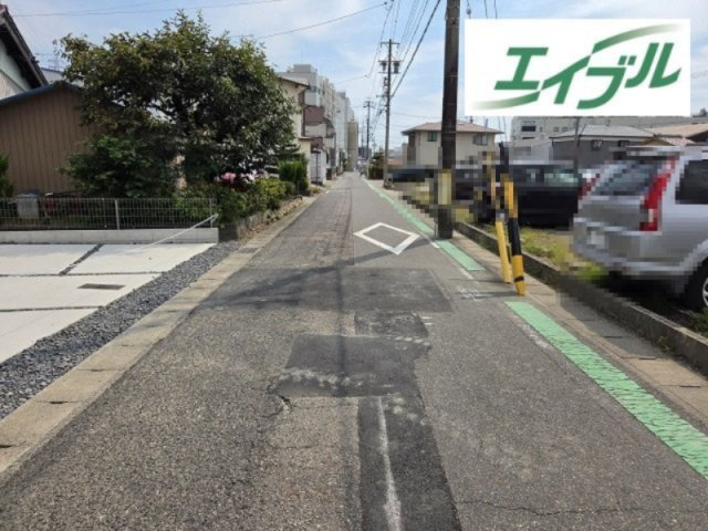 小牧市大字横内　新築戸建　の前面道路含む現地写真