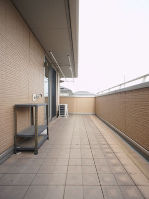 【バルコニー】 | 千渡中古住宅2550 | ワイドバルコニーになっています♪