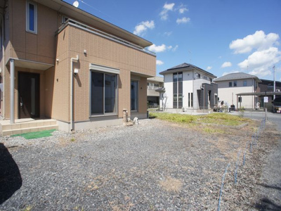 【駐車場】 | 千渡中古住宅2550 | 敷地は108坪