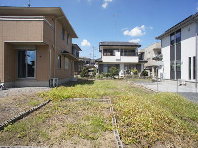 【庭】 | 千渡中古住宅2550 | 広い庭があります。