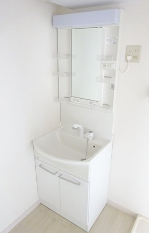 ロイヤルマンション中西の独立洗面台|＊イメージです