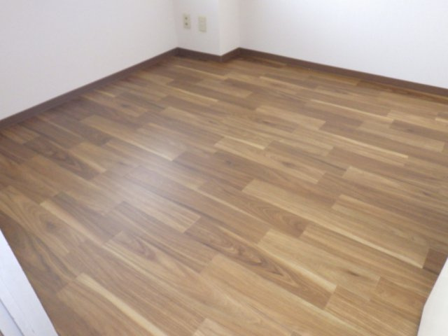 ロイヤルマンション中西の洋室|玄関側4.5帖