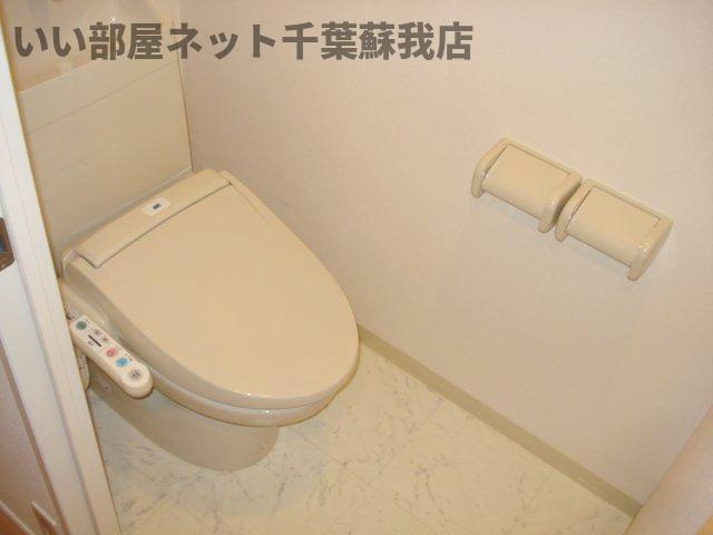 メゾン・ド・エスポワールのトイレ|落ち着いた色調のトイレです