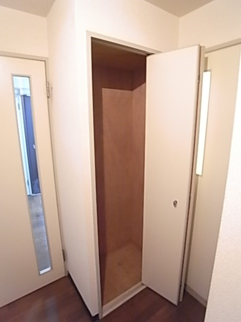 尼崎市南武庫之荘７丁目のアパートの収納