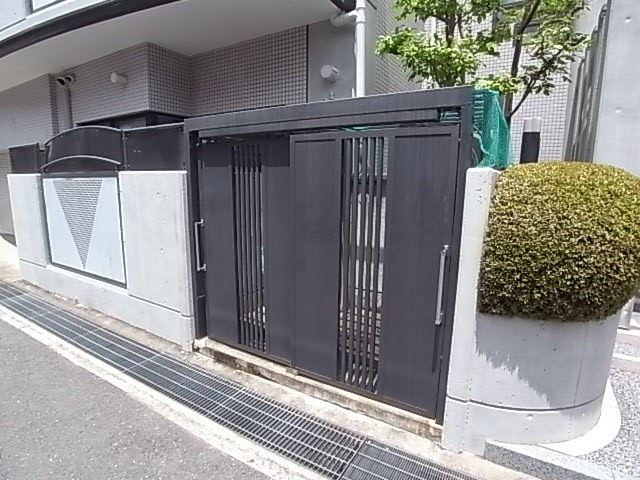 尼崎市南武庫之荘７丁目のアパートの外観